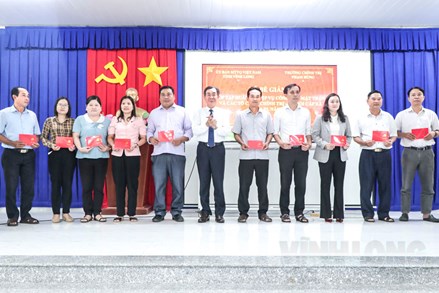 Vĩnh Long: Cán bộ Mặt trận trao đổi cách làm từ cơ sở