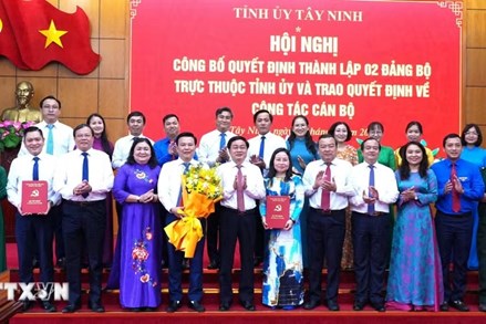 Tây Ninh công bố quyết định thành lập thí điểm hai Đảng bộ trực thuộc Tỉnh ủy