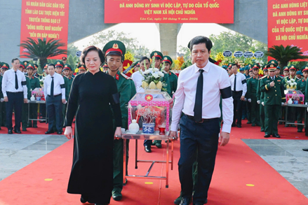 Phó Thủ tướng Phạm Thị Thanh Trà dự Lễ truy điệu, an táng hài cốt liệt sĩ tại Lào Cai