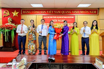Bắc Ninh thực hiện chuyển giao, tiếp nhận tổ chức Đảng, đảng viên