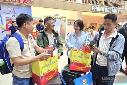 2.000 vé tàu miễn phí đưa, đón người lao động dịp Tết Nguyên đán Đinh Mùi 2027