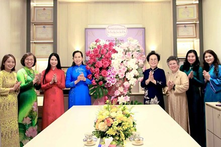 Trung ương Hội LHPN Việt Nam thăm, chúc mừng Hiệp hội Nữ doanh nhân Việt Nam
