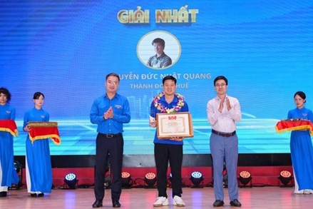 Trung ương Đoàn TNCS Hồ Chí Minh trao 90 giải thưởng về tin học cho cán bộ, công chức trẻ
