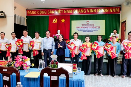 Vĩnh Long: Chi bộ Cơ quan Ủy ban MTTQ Việt Nam tỉnh sinh hoạt chuyên đề quý III năm 2026