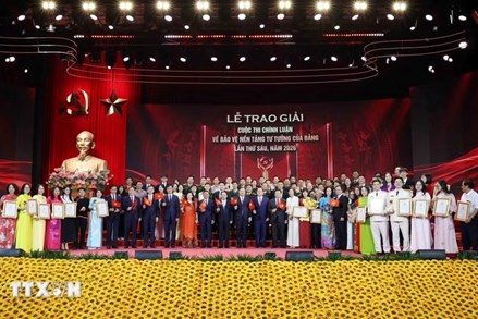 Lễ trao giải Cuộc thi chính luận về bảo vệ nền tảng tư tưởng của Đảng lần thứ 6