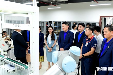 Đoàn đại biểu cấp cao Trung ương Đoàn Lào thăm Đại học Bách khoa Hà Nội