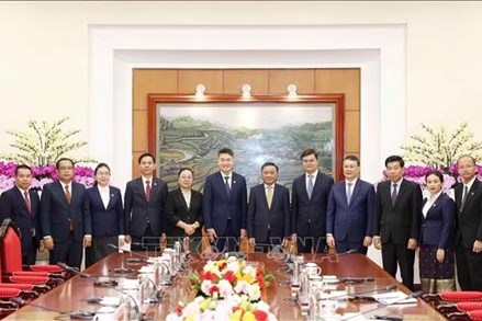 Thường trực Ban Bí thư Trần Cẩm Tú tiếp Bí thư Đoàn Thanh niên Nhân dân Cách mạng Lào