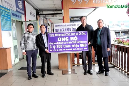 Mười năm xây dựng “mái nhà chung” của người Việt tại châu Âu