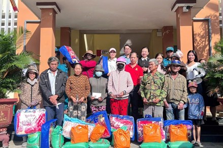 Đắk Lắk: Phường Buôn Ma Thuột trao quà trị giá 330 triệu đồng hỗ trợ người dân xã Xuân Lộc