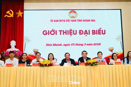 Phó Chủ tịch Quốc hội Nguyễn Khắc Định và những người ứng cử đại biểu Quốc hội, Hội đồng nhân dân tỉnh Khánh Hòa tiếp xúc cử tri xã Diên Khánh