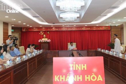Thường trực Tỉnh ủy Khánh Hòa gặp mặt Đoàn đại biểu dự Đại hội đại biểu toàn quốc Mặt trận Tổ quốc Việt Nam lần thứ XI