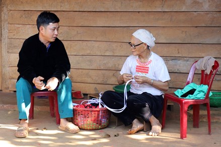 Lâm Đồng: “đi từng ngõ, gõ cửa từng nhà" tuyên truyền bầu cử