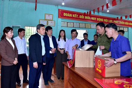 Tuyên Quang: Phó Bí thư Tỉnh ủy, Chủ tịch Ủy ban MTTQ Việt Nam tỉnh Ma Thế Hồng nắm tình hình công tác chuẩn bị bầu cử