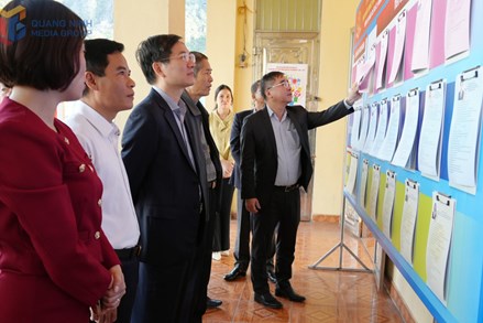 Quảng Ninh: Kiểm tra công tác chuẩn bị bầu cử tại phường Hà Tu, Quang Hanh