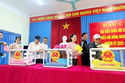 Tưng bừng ngày hội bầu cử trên khắp các vùng miền trong tỉnh Quảng Ninh