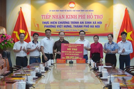 Ủy ban MTTQ tỉnh Cao Bằng tiếp nhận kinh phí hỗ trợ an sinh xã hội 