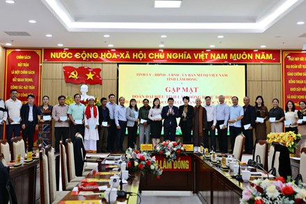 Chung sức vun bồi khối đại đoàn kết