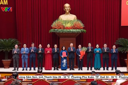 Công bố Quyết định của Bộ Chính trị về công tác cán bộ