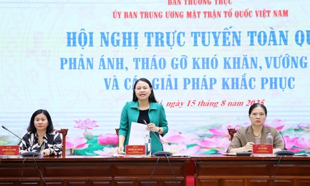 Ban Thường trực UBTƯ MTTQ Việt Nam lắng nghe những khó khăn, vướng mắc và các giải pháp khắc phục trong việc sắp xếp, tinh gọn tổ chức bộ máy
