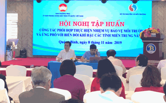  Tập huấn bảo vệ môi trường cho cán bộ Mặt trận các tỉnh miền Trung