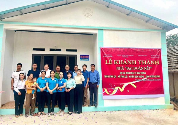Niềm hạnh phúc trong những ngôi nhà mới ở Tuyên Quang