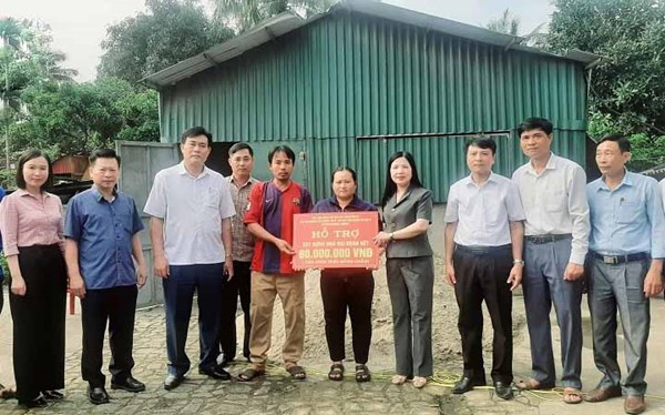 Chủ tịch Ủy ban MTTQ tỉnh Thanh Hóa dự lễ khởi công xây dựng nhà ở cho hộ có hoàn cảnh đặc biệt khó khăn