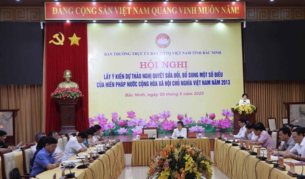 Ủy ban MTTQ tỉnh: Bắc Ninh, Bạc Liêu, Quảng Trị lấy ý kiến góp ý dự thảo Nghị quyết sửa đổi, bổ sung một số điều của Hiến pháp nước Cộng hòa xã hội chủ nghĩa Việt Nam năm 2013