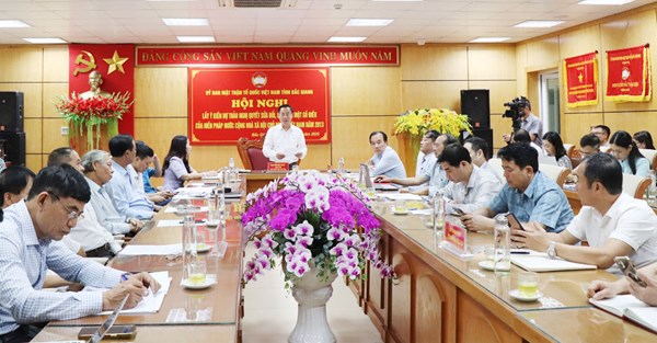 Ủy ban MTTQ tỉnh Bắc Giang lấy ý kiến vào dự thảo Nghị quyết sửa đổi, bổ sung Hiến pháp 2013