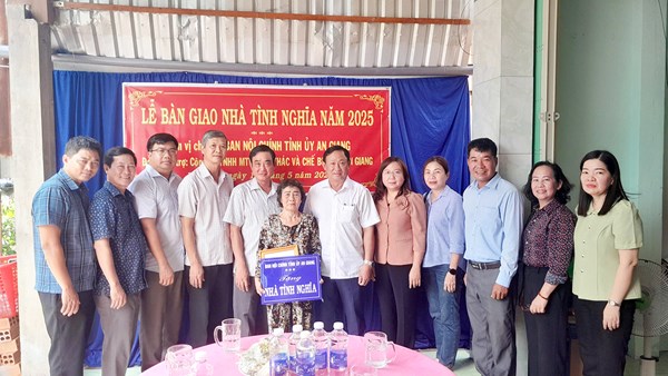 Huyện Phú Tân (tỉnh An Giang) hoàn thành xóa nhà tạm, nhà dột nát