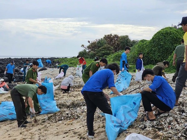 Mặt trận Tổ quốc huyện Phú Quý: Vận động nhân dân tham gia bảo vệ môi trường biển