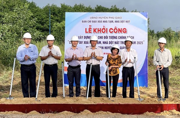 Huyện Phú Giáo chung tay xóa nhà tạm, nhà dột nát