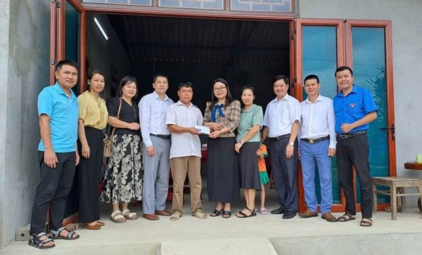 Huyện Na Rì huy động sức mạnh tổng hợp giúp dân xóa nhà dột nát