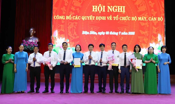 Đảng ủy MTTQ Việt Nam tỉnh Điện Biên công bố quyết định về tổ chức bộ máy và công tác cán bộ