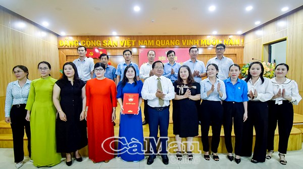 Uỷ ban MTTQ Việt Nam tỉnh Cà Mau thành lập 10 phòng, ban 