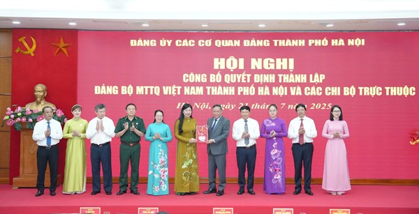 Công bố Quyết định thành lập Đảng bộ MTTQ Việt Nam TP Hà Nội và các chi bộ trực thuộc