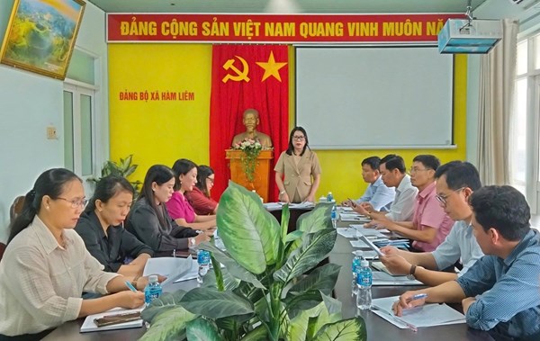 Phó Chủ tịch Ủy ban MTTQ Việt Nam tỉnh Lâm Đồng Bố Thị Xuân Linh làm việc với Ủy ban MTTQ Việt Nam cấp xã