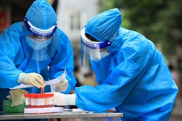 COVID-19 ngày 23/12: Việt Nam ghi nhận 16.377 ca nhiễm mới; Hà Nội tiếp tục dẫn đầu cả nước với 1.765 ca