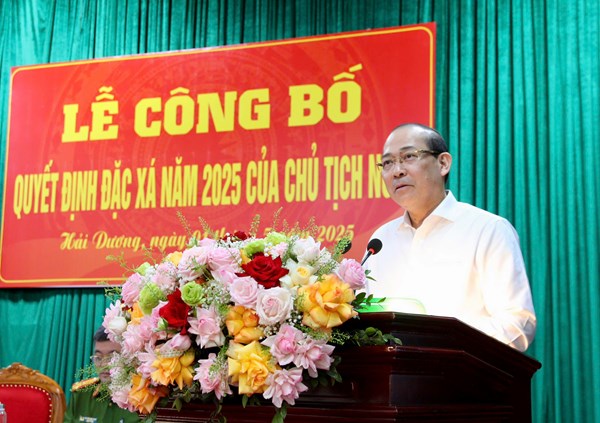 Phó Chủ tịch Hoàng Công Thủy công bố quyết định đặc xá năm 2025 cho 200 phạm nhân tại Hải Dương
