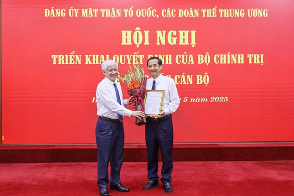 Đảng ủy Mặt trận Tổ quốc, các đoàn thể Trung ương triển khai quyết định của Bộ Chính trị về công tác cán bộ