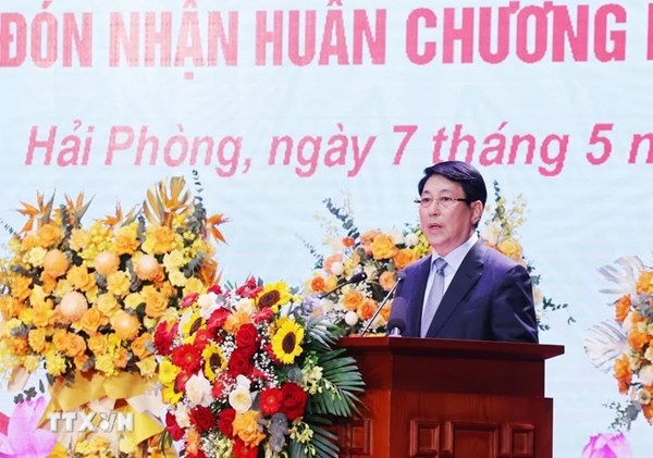Chủ tịch nước: Hải quân cần phát huy truyền thống làm chủ vùng biển, quyết chiến, quyết thắng