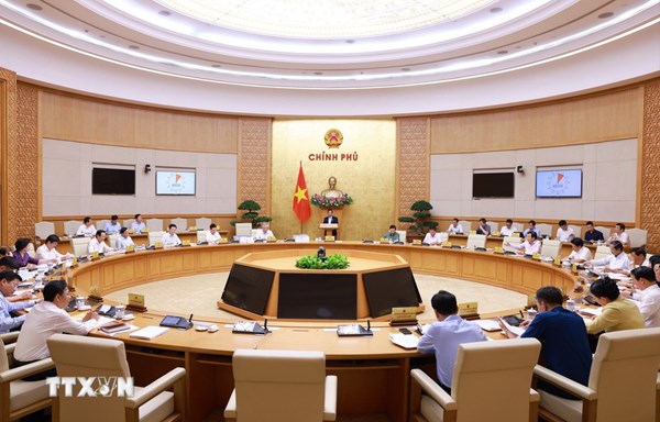 Thủ tướng: Bố trí kinh phí trả cho người xin nghỉ và dôi dư khi sắp xếp bộ máy 