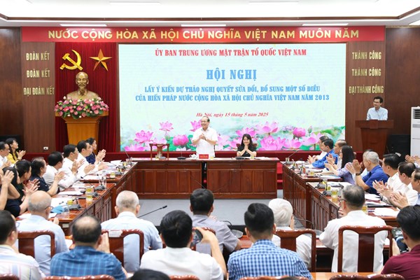 Lan tỏa tinh thần tham gia sửa đổi Hiến pháp tới các hội viên, đoàn viên và tới toàn thể Nhân dân