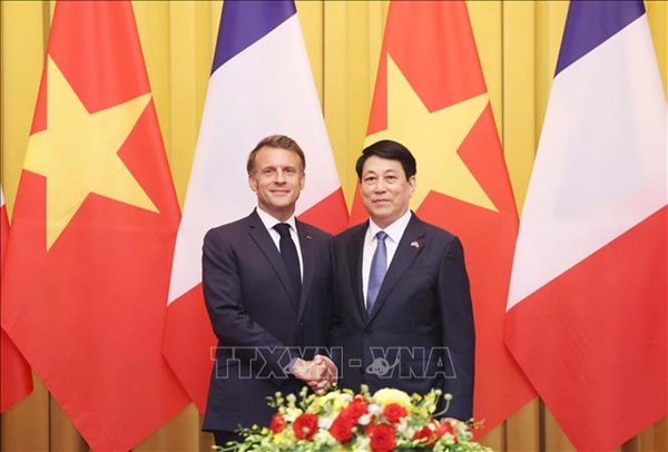 Chủ tịch nước Lương Cường hội đàm với Tổng thống Cộng hòa Pháp Emmanuel Macron