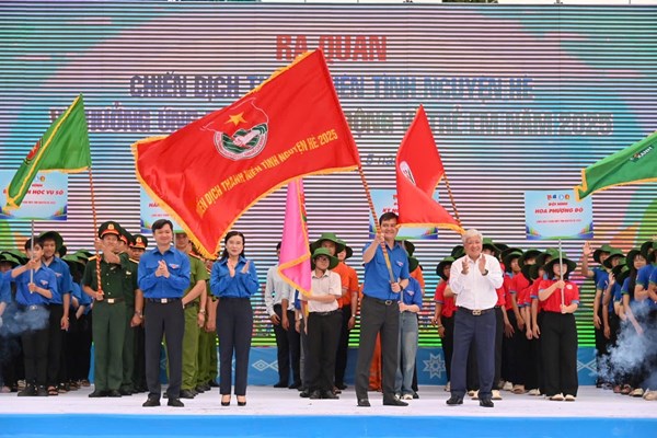 Hãy luôn “Lắng nghe trẻ em bằng trái tim” và “Bảo vệ trẻ em bằng hành động” để các em có một mùa hè thực sự an toàn, lành mạnh, bổ ích và ý nghĩa
