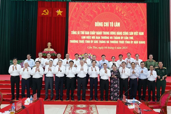 Tổng Bí thư làm việc với Ban Thường vụ Cần Thơ, Thường trực Sóc Trăng và Hậu Giang