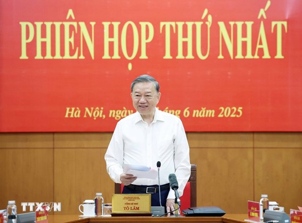 Tổng Bí thư: Hoàn thiện thể chế pháp luật phải mở đường cho kiến tạo phát triển 