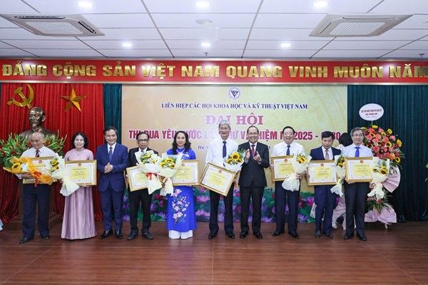 Phó Chủ tịch Hoàng Công Thủy dự Đại hội thi đua yêu nước Liên hiệp các Hội Khoa học và Kỹ thuật Việt Nam lần thứ V