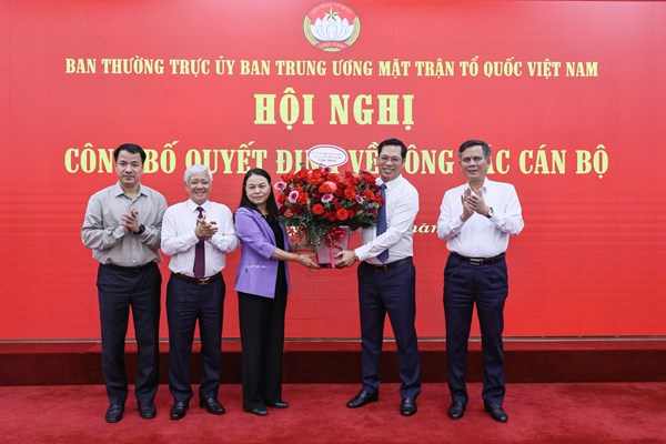 Bí thư Huyện ủy Đô Lương Bùi Duy Đông được bổ nhiệm làm Thư ký Chủ tịch Ủy ban Trung ương MTTQ Việt Nam