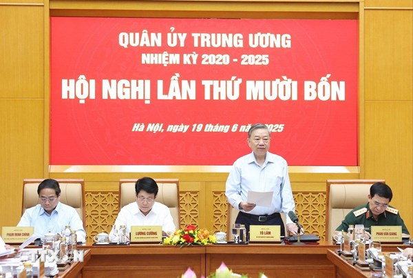 Tổng Bí thư: Sắp xếp tổ chức quân sự phù hợp với chính quyền địa phương hai cấp 