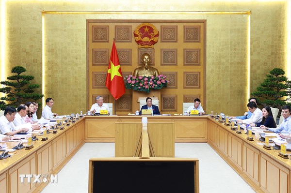 Thủ tướng: Ứng phó kịp thời tình hình Trung Đông, kiên định mục tiêu tăng trưởng 